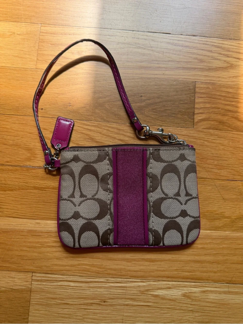 Coach Signature Zip Wristlet Pouch Beige/maroon Silver Hardware Lined Pockets